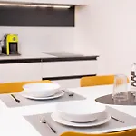 Cityu Grazioli 27 Citta - 2 Stanze Con 2 Parcheggi Privati Gratuiti Apartamento *