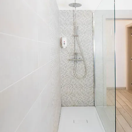 Cityu Grazioli 27 Citta - 2 Stanze Con 2 Parcheggi Privati Gratuiti *