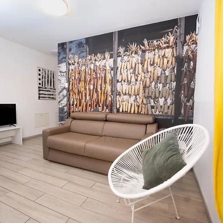 Cityu Grazioli 27 Citta - 2 Stanze Con 2 Parcheggi Privati Gratuiti Lägenhet