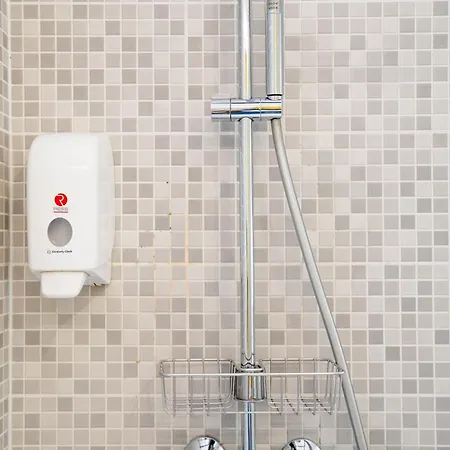 Cityu Grazioli 27 Citta - 2 Stanze Con 2 Parcheggi Privati Gratuiti Apartamento *