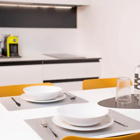 Cityu Grazioli 27 Citta - 2 Stanze Con 2 Parcheggi Privati Gratuiti Lägenhet *