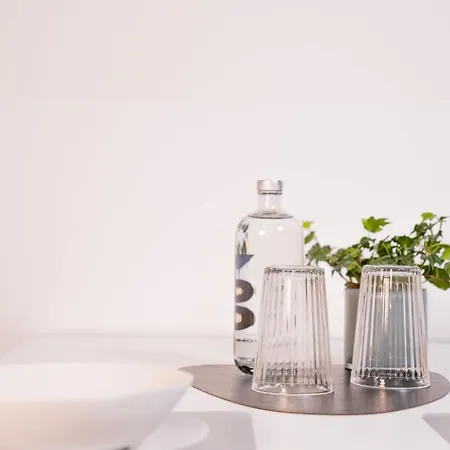 Cityu Grazioli 27 Citta - 2 Stanze Con 2 Parcheggi Privati Gratuiti Διαμέρισμα *