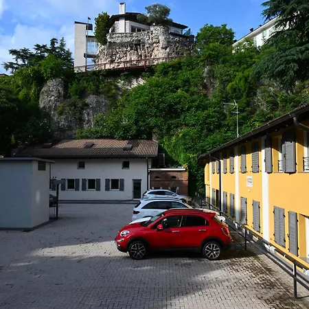 Cityu Grazioli 27 Citta - 2 Stanze Con 2 Parcheggi Privati Gratuiti Apartamento Trento