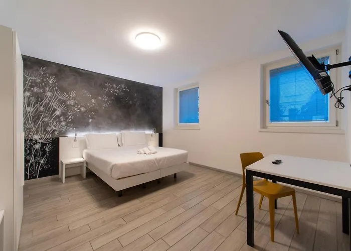 Cityu Grazioli 27 - 2 Stanze Con 2 Parcheggi Privati Gratuiti Appartement *