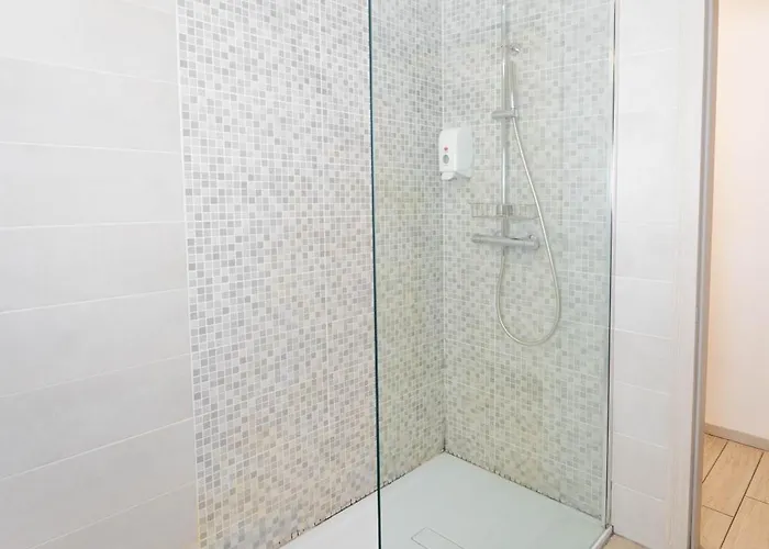 Cityu Grazioli 27 - 2 Stanze Con 2 Parcheggi Privati Gratuiti Appartement